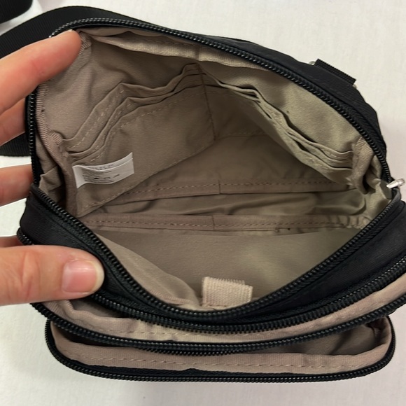 Bagagllini Triple Zip Bagg - Crossbody Belt Black - Like New - Picture 9 of 16